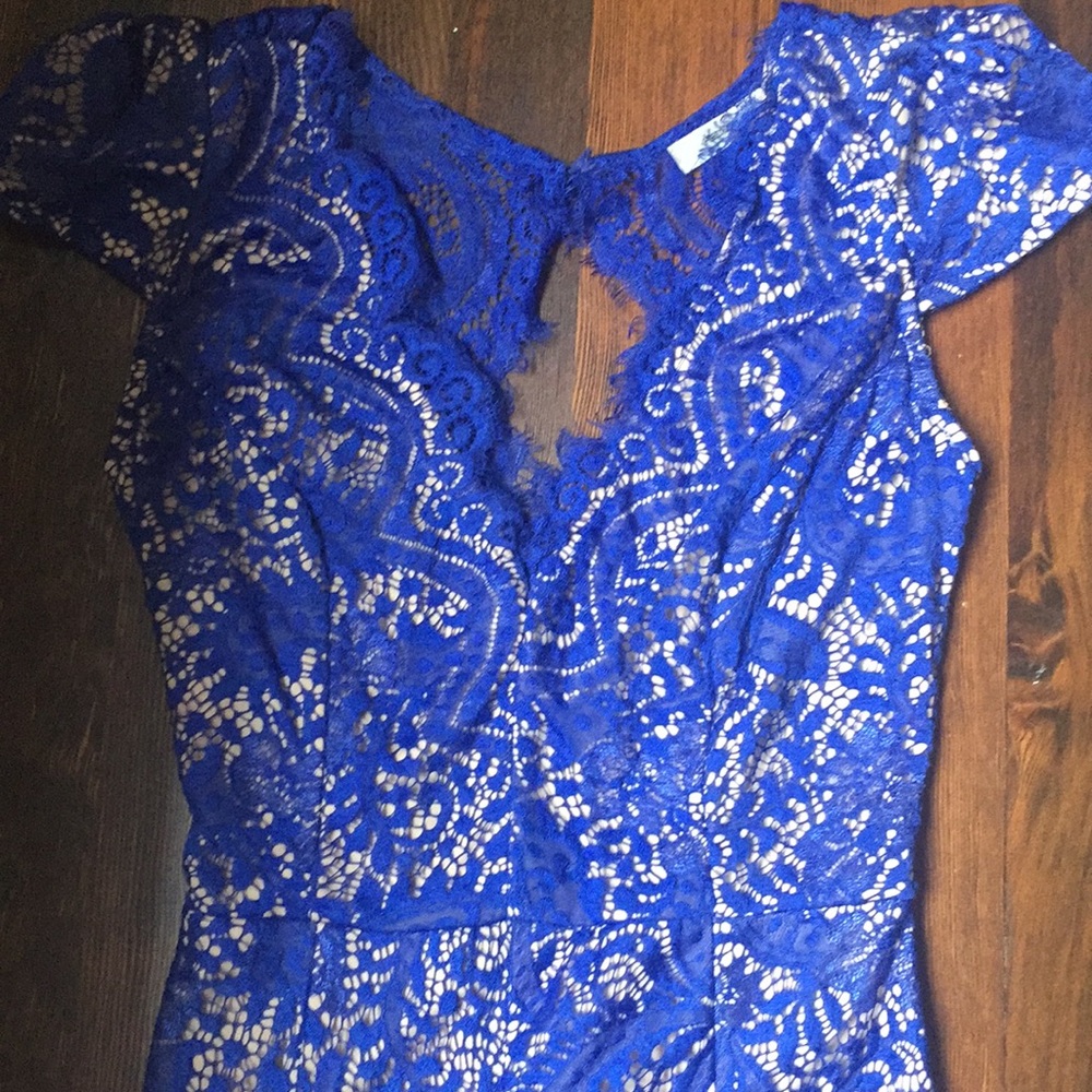 Blue lace dress - Picture 4 of 6